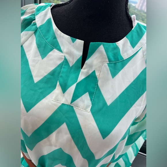 My Michelle Chevron Pattern Dress Size S/M - Picture 2 of 12